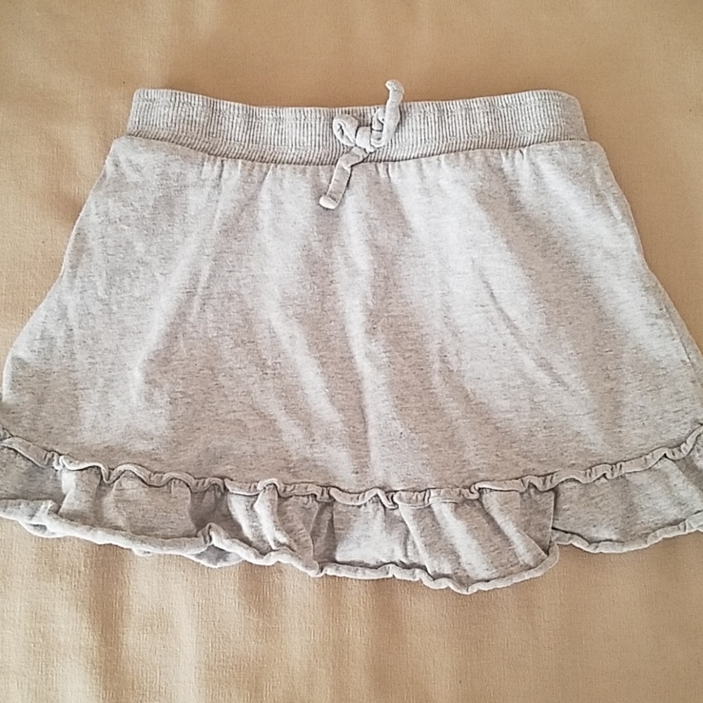 Multiple 3 Skirts Little Girl - Picture 7 of 8
